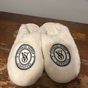 Victoria's Secret White Women's slippers